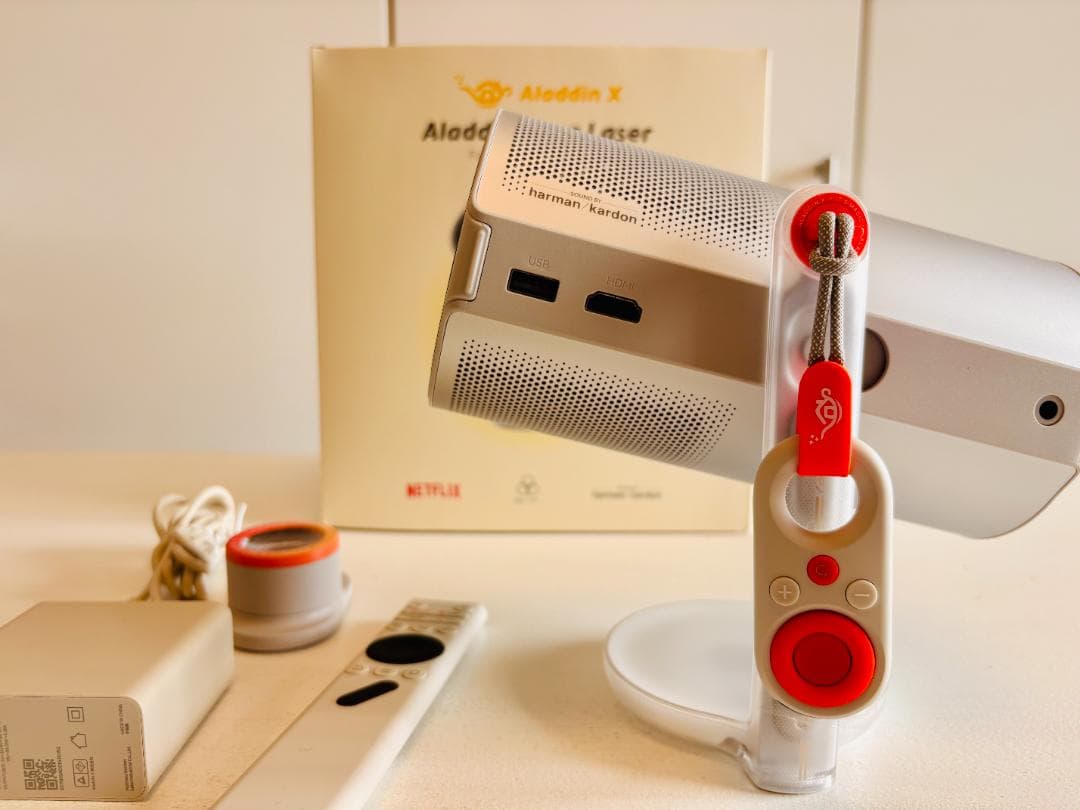 【美品・格安】Aladdin Poca Laser フルHDプロジェクター