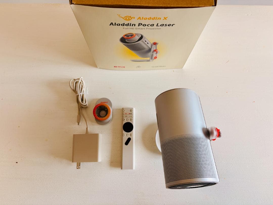 【美品・格安】Aladdin Poca Laser フルHDプロジェクター