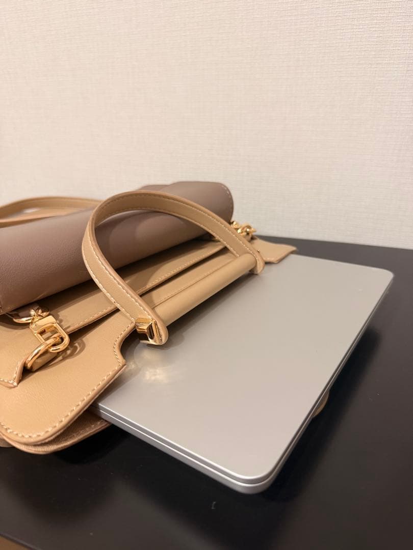 限定値下げ！poláura ポローラ 2wayスリムPCバッグ ポーチ付き