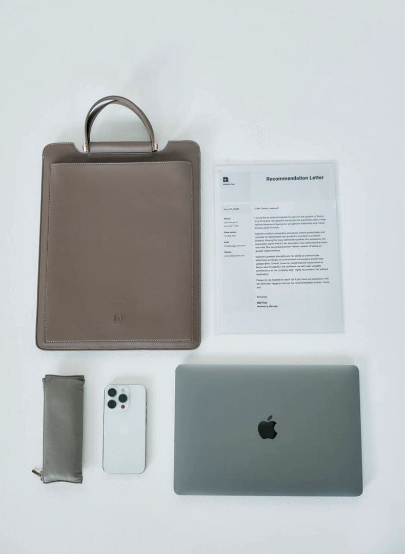 限定値下げ！poláura ポローラ 2wayスリムPCバッグ ポーチ付き