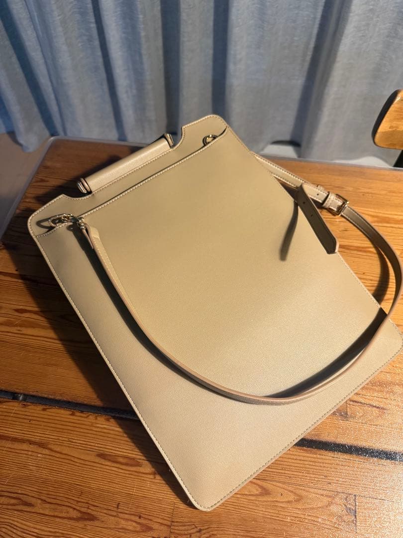 限定値下げ！poláura ポローラ 2wayスリムPCバッグ ポーチ付き