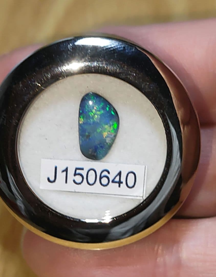 あんしん鑑定付　極ネオンライトニングリッジ産ブラックオパール　0.684ct