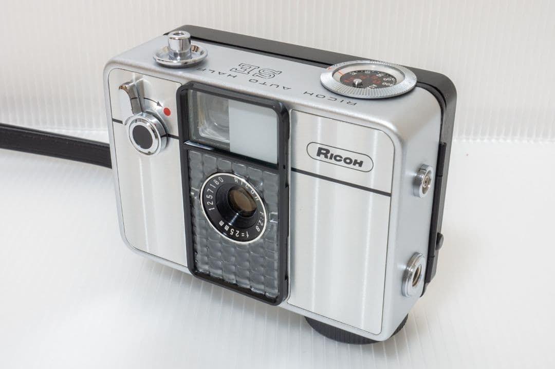 ⑨【美品・整備済品】RICOH AUTO HALF SE 「クリスタルウェーブ」