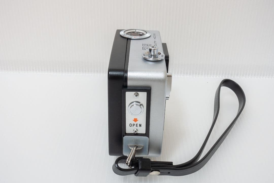 ⑨【美品・整備済品】RICOH AUTO HALF SE 「クリスタルウェーブ」