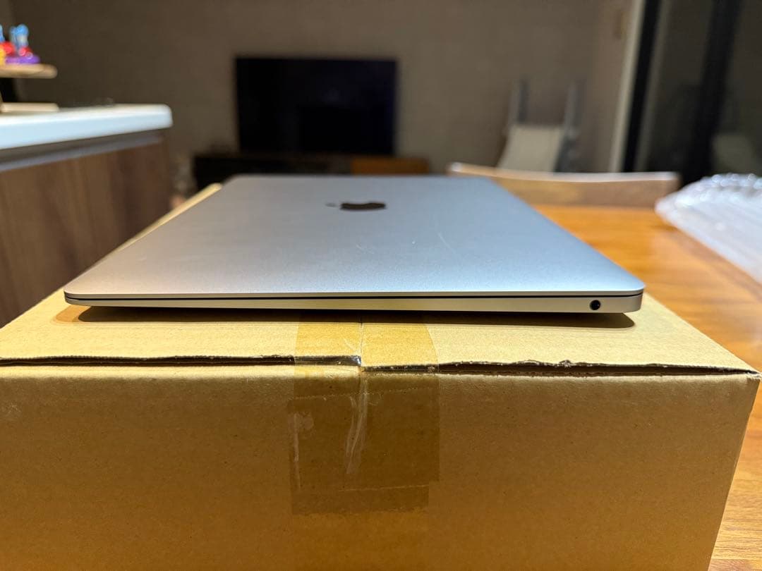【超美品】Mac book air m1チップ　8gbメモリ　256GB