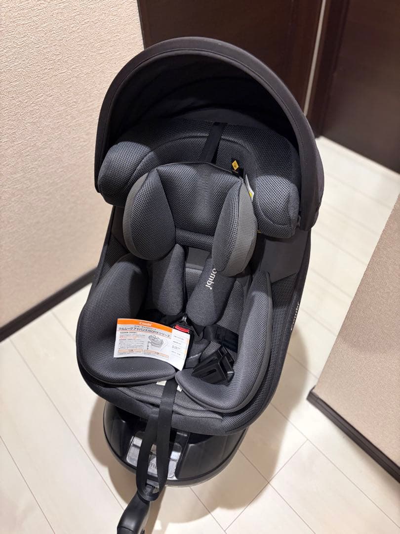 Combi チャイルドシート　クルムーヴアドバンス　　ISOFIX