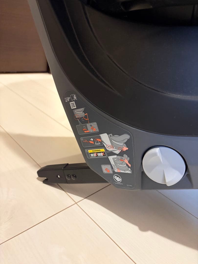 Combi チャイルドシート　クルムーヴアドバンス　　ISOFIX