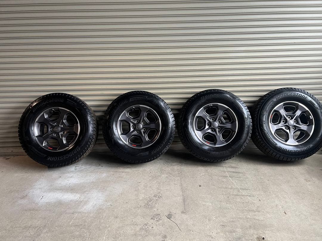 ⭐*️様 ジープクラディエーター、ラングラー、ブリザックスタッドレスタイヤ 17