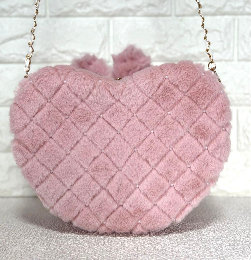 黒*こ様 コヤンイサムチョン　ハンドメイド　ハート型ファーショルダーバッグ　ピン