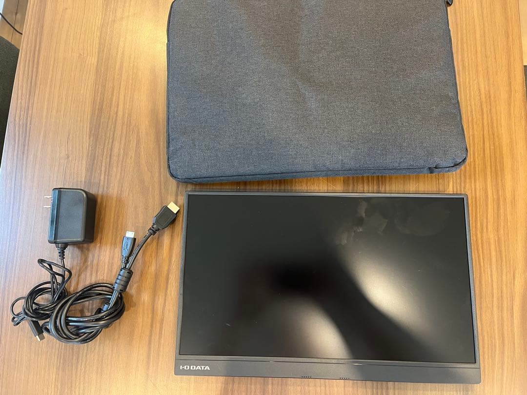 I-O DATA ポータブルモニター 本体