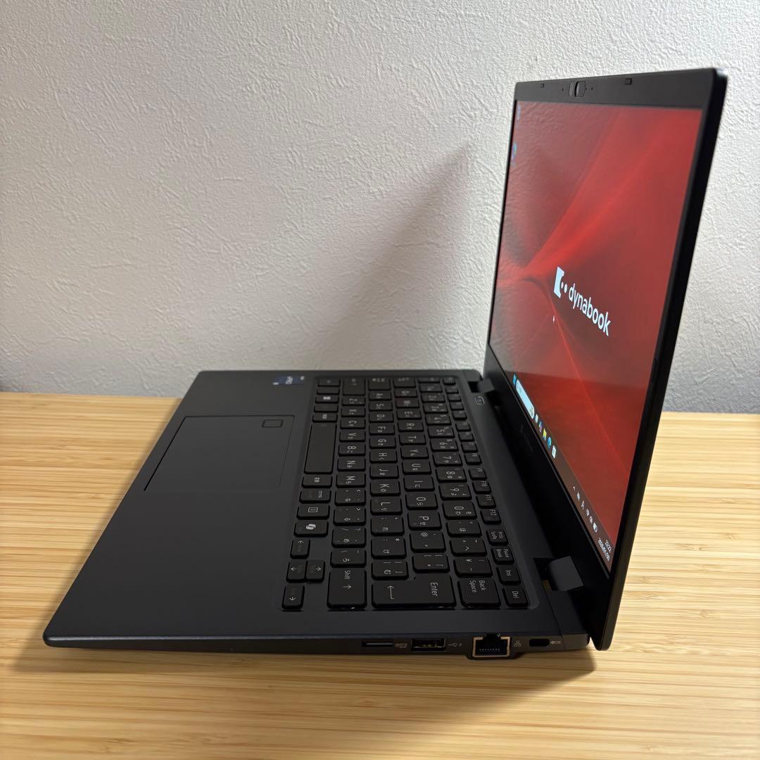 美品 東芝 2025年モデル 13世代 i5/FHD/16G 軽型 office