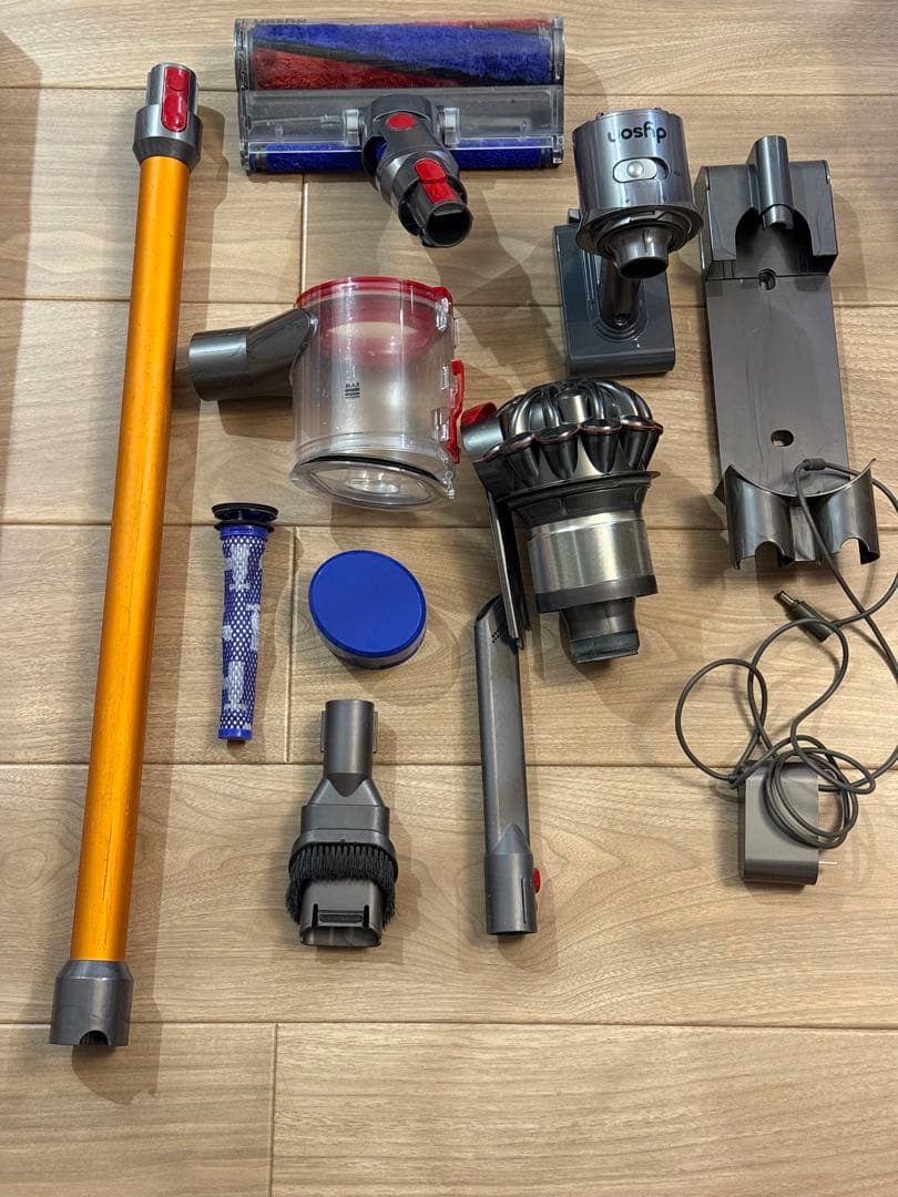 ダイソンDyson v8 fluffy 中古 動作確認 清掃済