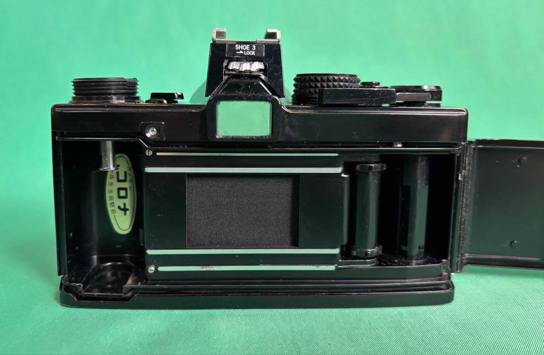 ★ OLYMPUS OM-2 (革ケース付) + 標準レンズ 50mm F1.4