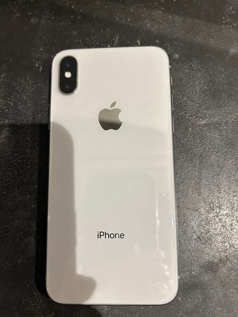 Apple iPhone X シルバー　画面に縦線あり