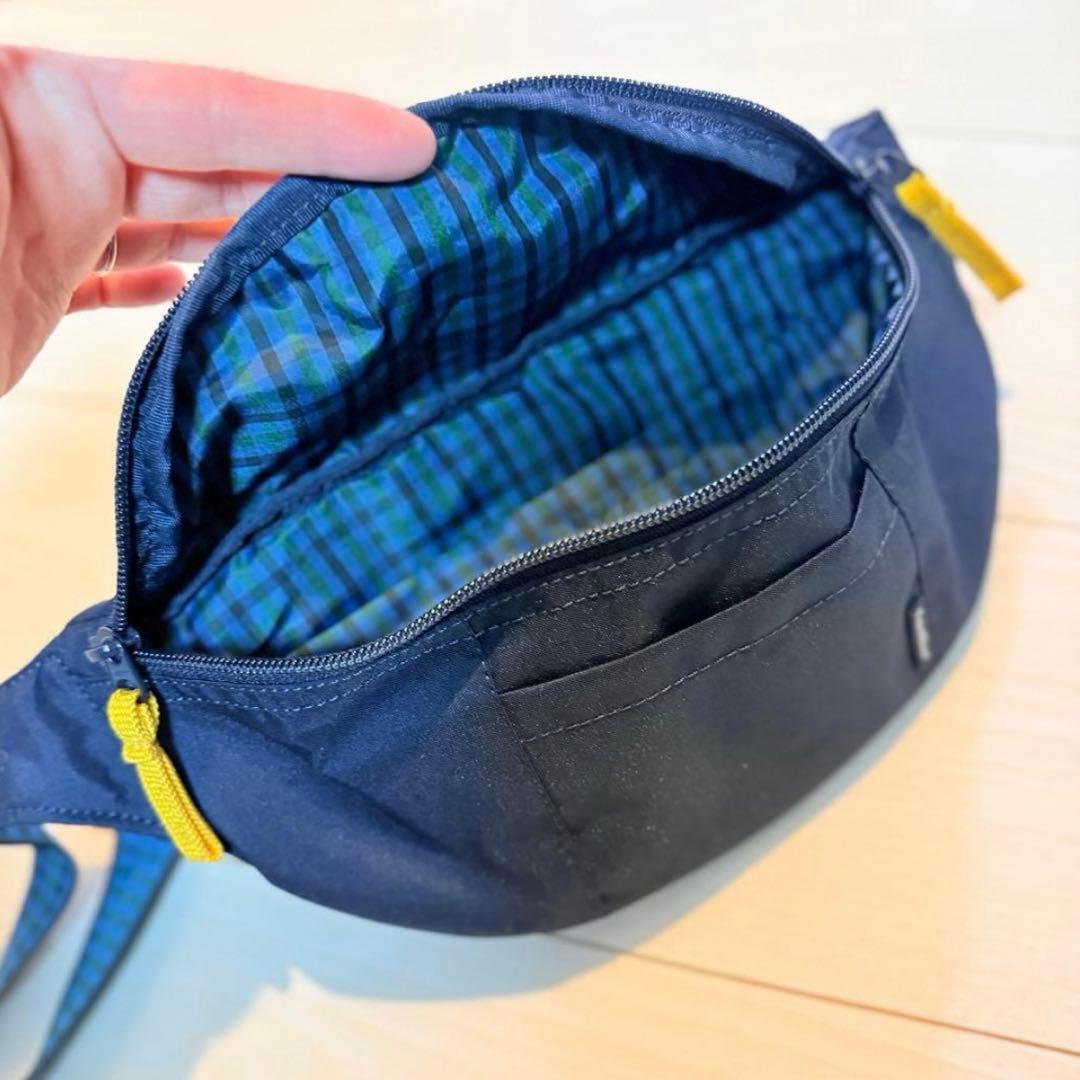 美品　familiar ファミリア　ボディバッグ　ウエストポーチ