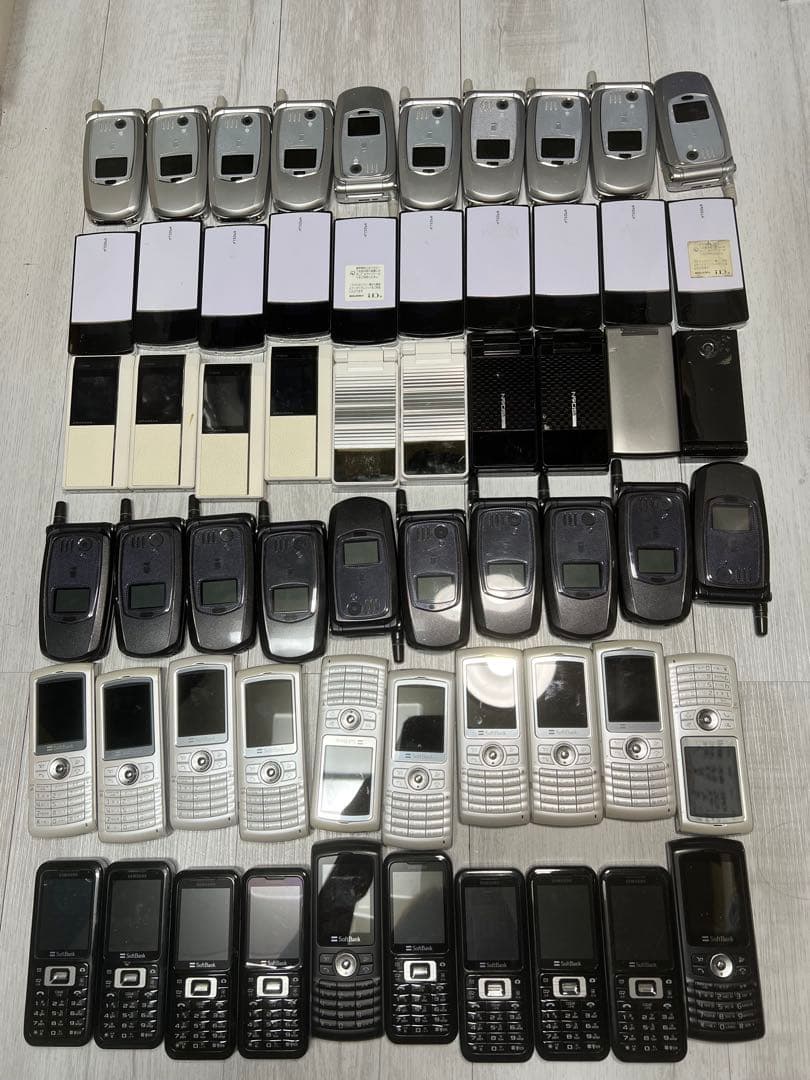 ガラケー　60台まとめ売り　ジャンク