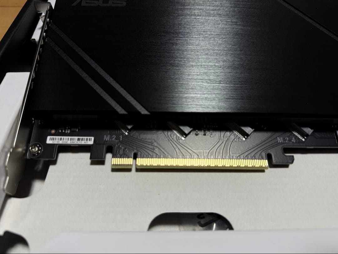 ⭐️極美品 ASUS Hyper M.2 x16 Gen5 カード