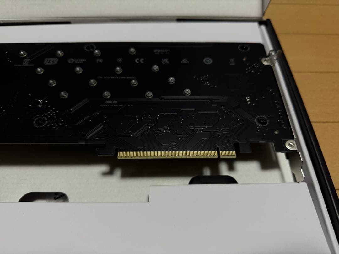 ⭐️極美品 ASUS Hyper M.2 x16 Gen5 カード