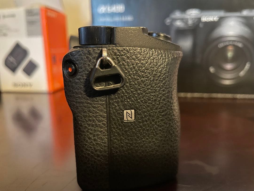 Sony α6400 ミラーレス一眼カメラ　純正バッテリー2個付き