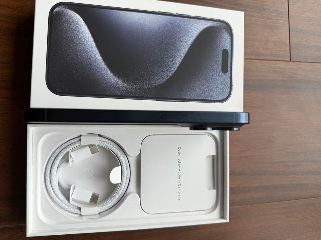 Apple iPhone 15 Pro ブルーチタニウム 本体　256GB