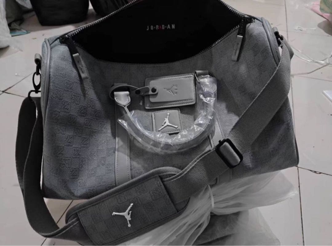ジョーダン　モノグラム ボストンバッグ　グレー　未使用
