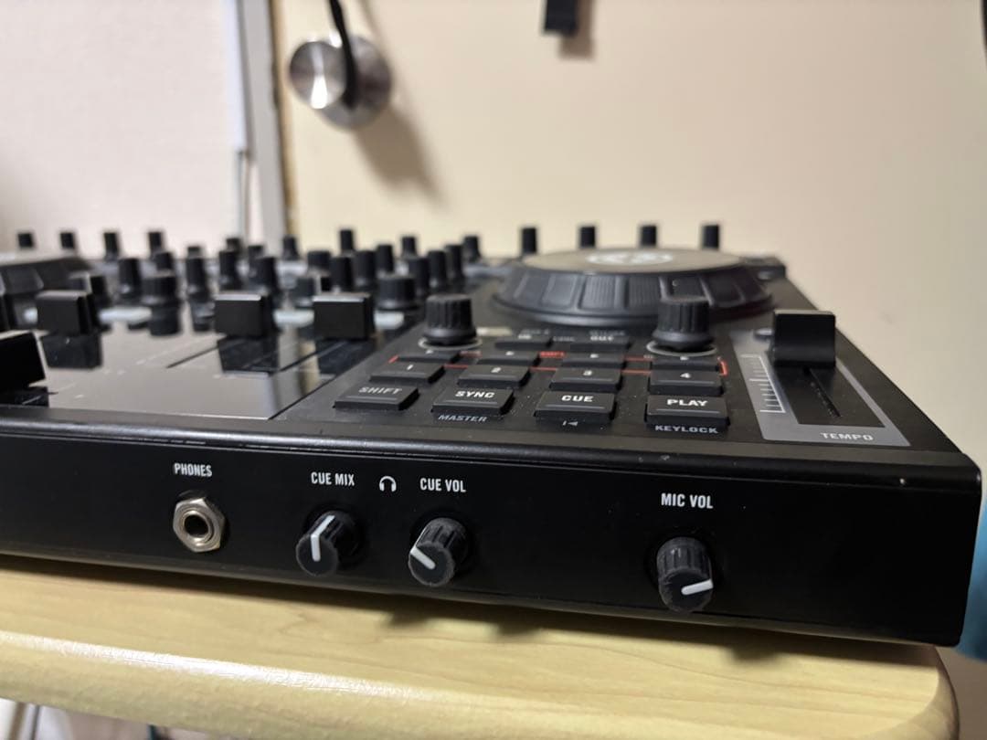 NI Traktor KONTROL S4 MK1 | DJコントローラー