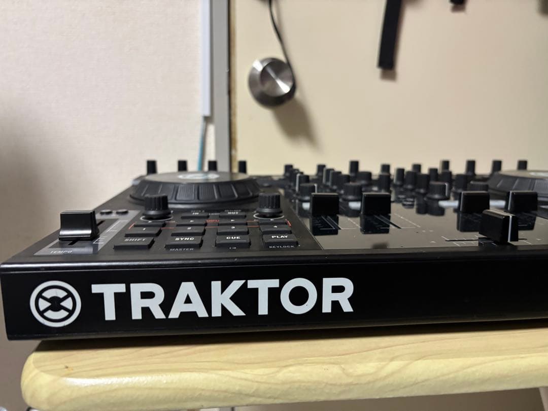 NI Traktor KONTROL S4 MK1 | DJコントローラー