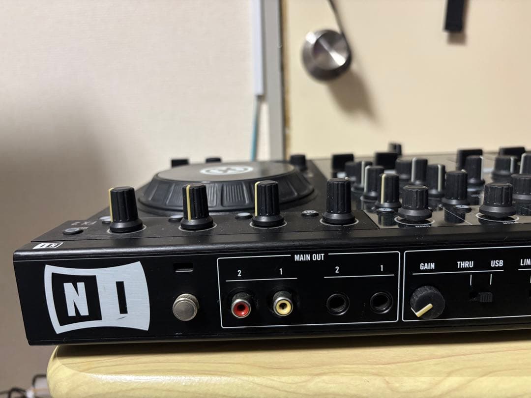 NI Traktor KONTROL S4 MK1 | DJコントローラー