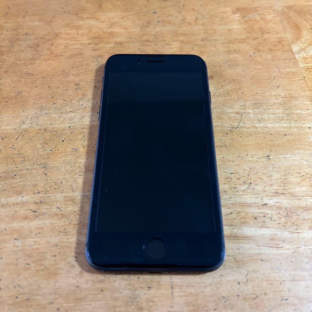 iPhone 8 本体　スペースグレイ 64 GB