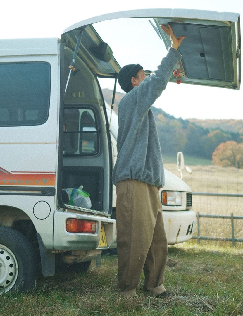 ムーンライトギア　ベージュ　アンフェイクコーデュロイパンツ