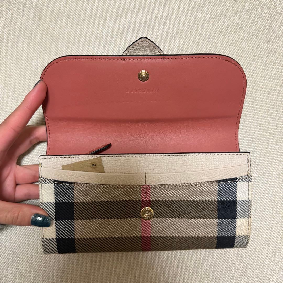 Burberry フローラルプリント 長財布