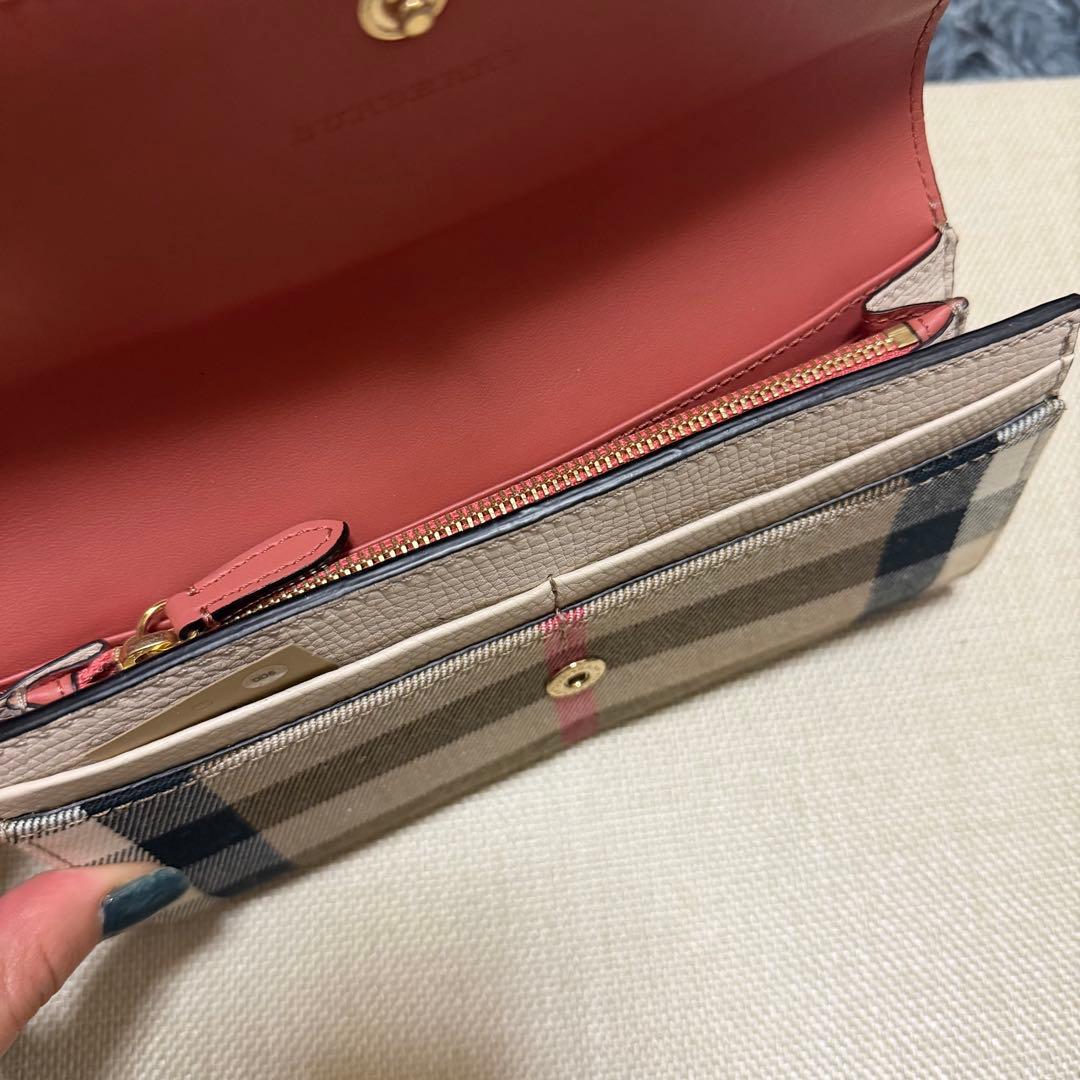 Burberry フローラルプリント 長財布