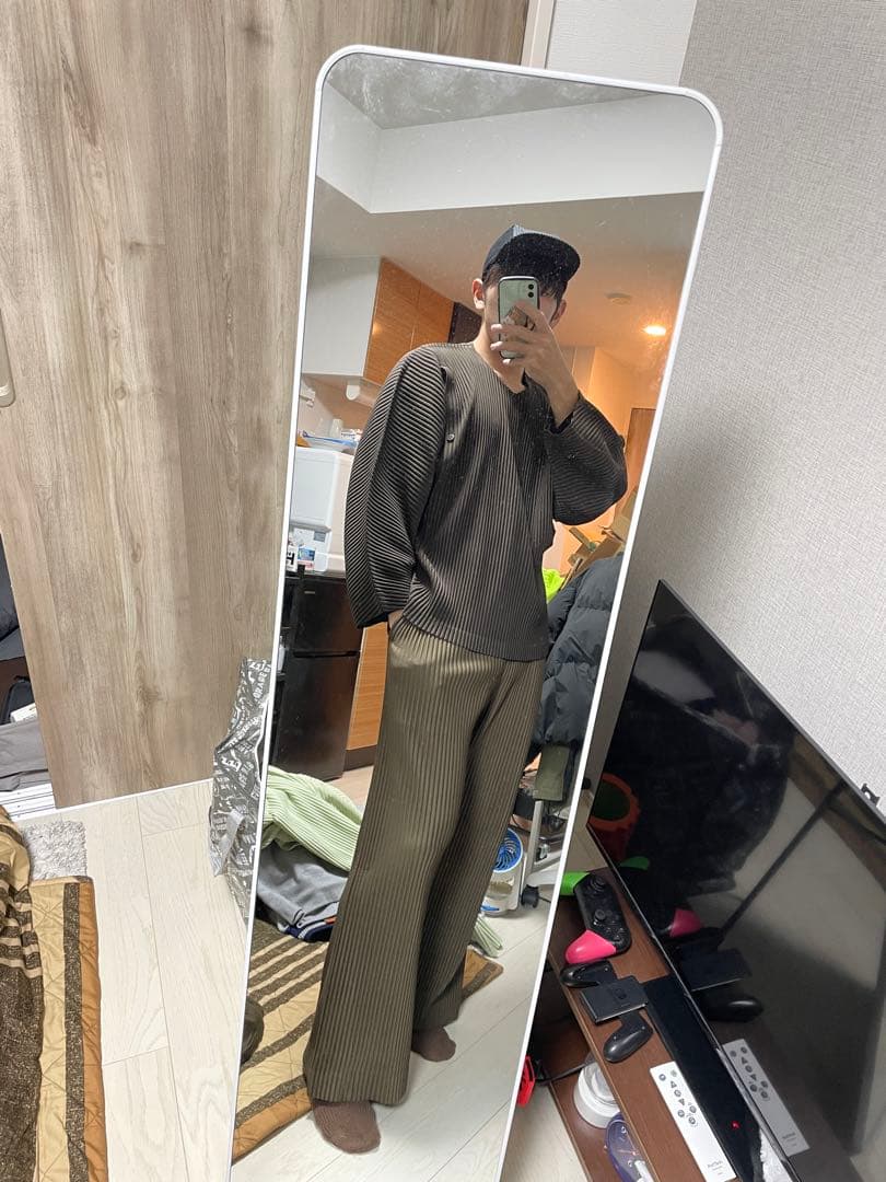 プリーツフレアパンツ　オムプリッセイッセイミヤケ　サイズ2 ブラウン