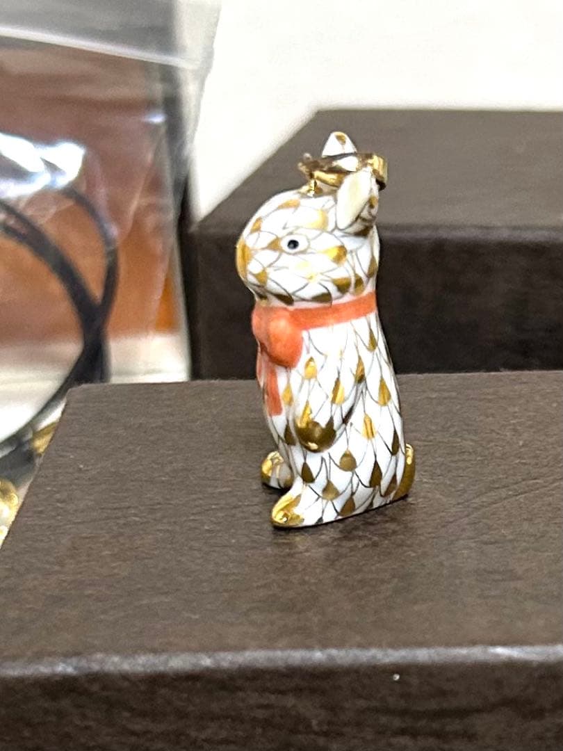 【希少美品】ヘレンド　うさぎ フィギュリン 磁器　ネックレス　箱付き