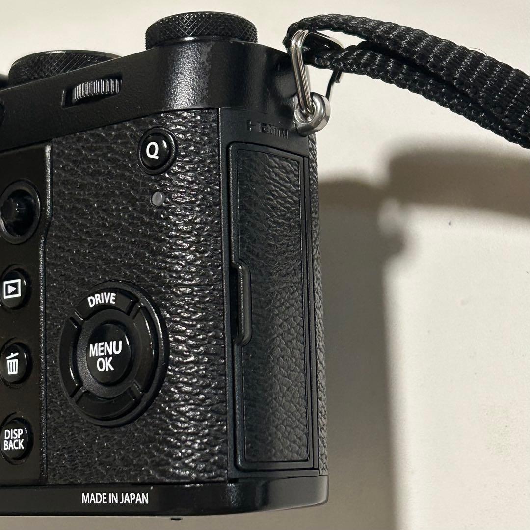 【美品】FUJIFILM X100F ブラック 専用レザーケース付き