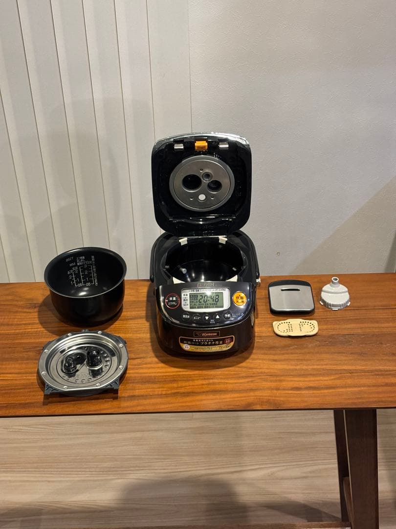 ZOJIRUSHI【圧力IH炊飯器】ブラック
