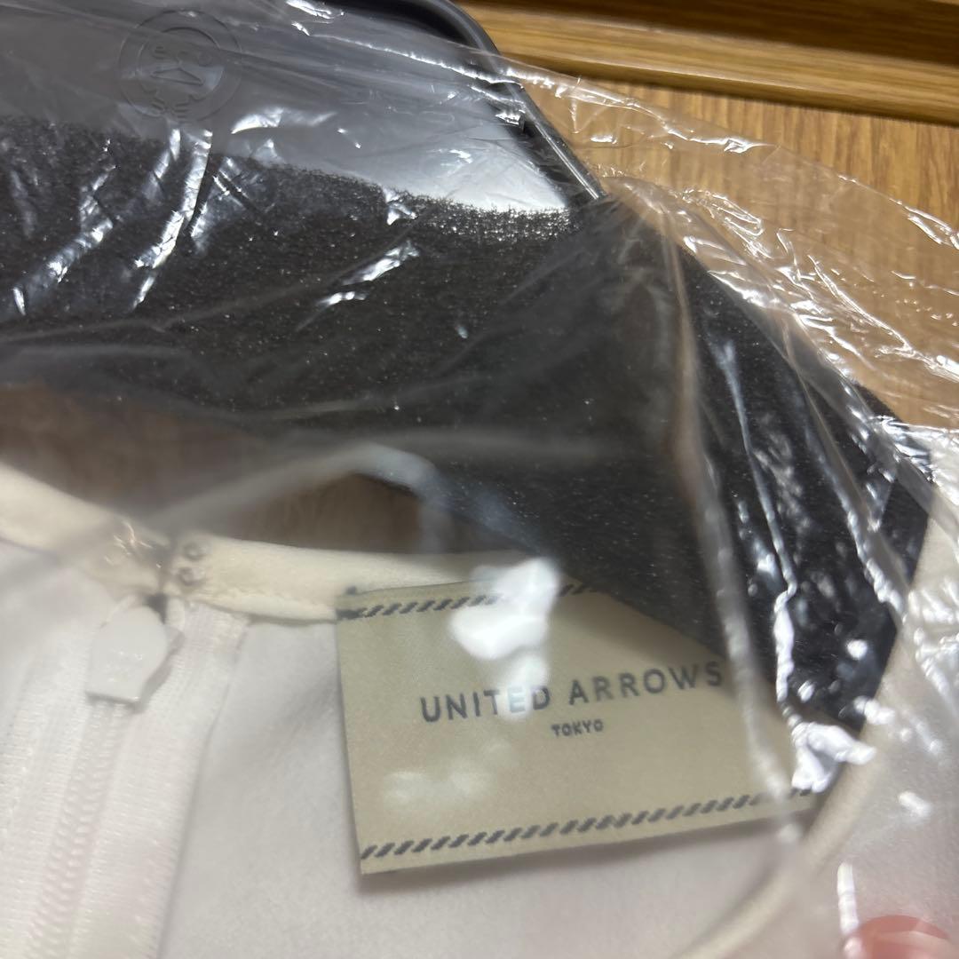 UNITED ARROWS ・バックサテン レースコンビ ブラウス　完売品