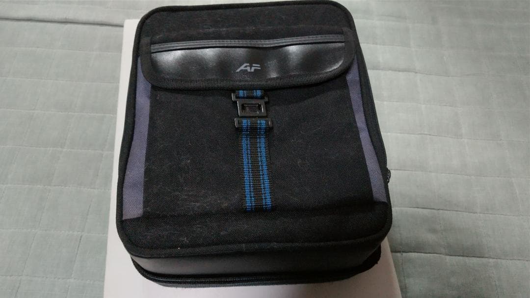 Canon EOS 1000QD、ズームレンズ 2点、バッグのセット