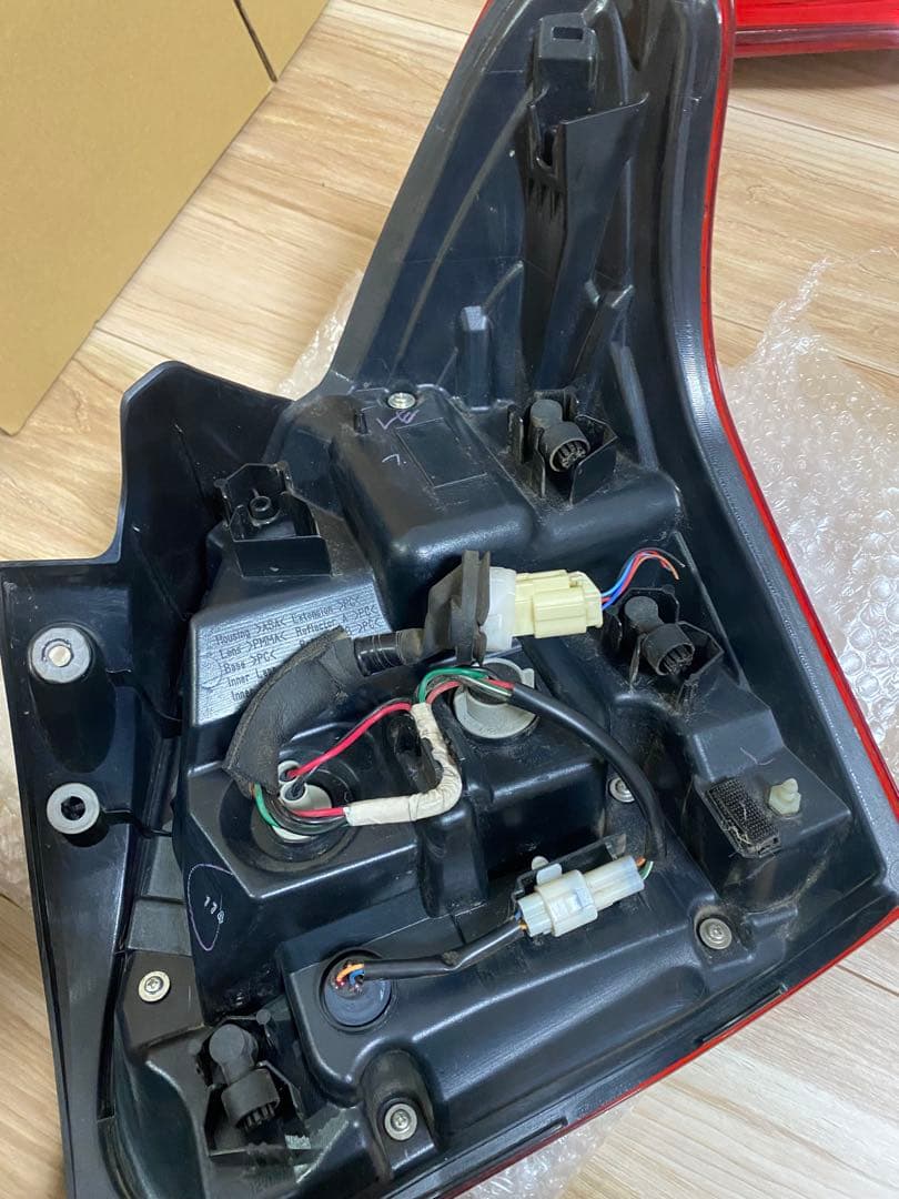 シャノル様　スイフト 左右テールランプ テールライト