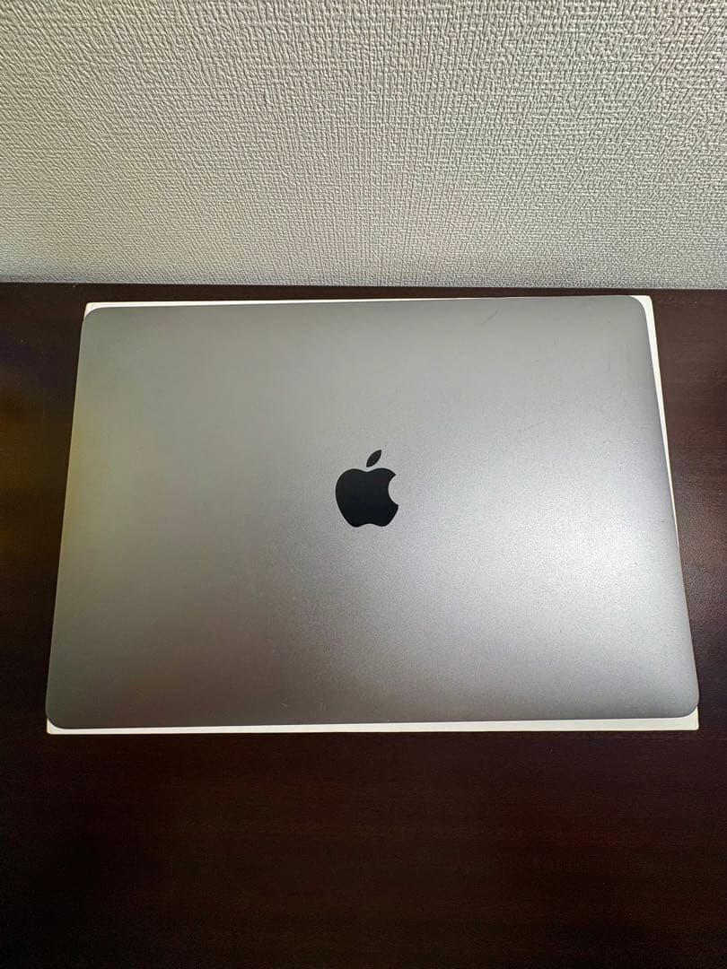 MacBook本体 MacBook Air M1 2020 / 8GB / 512GB