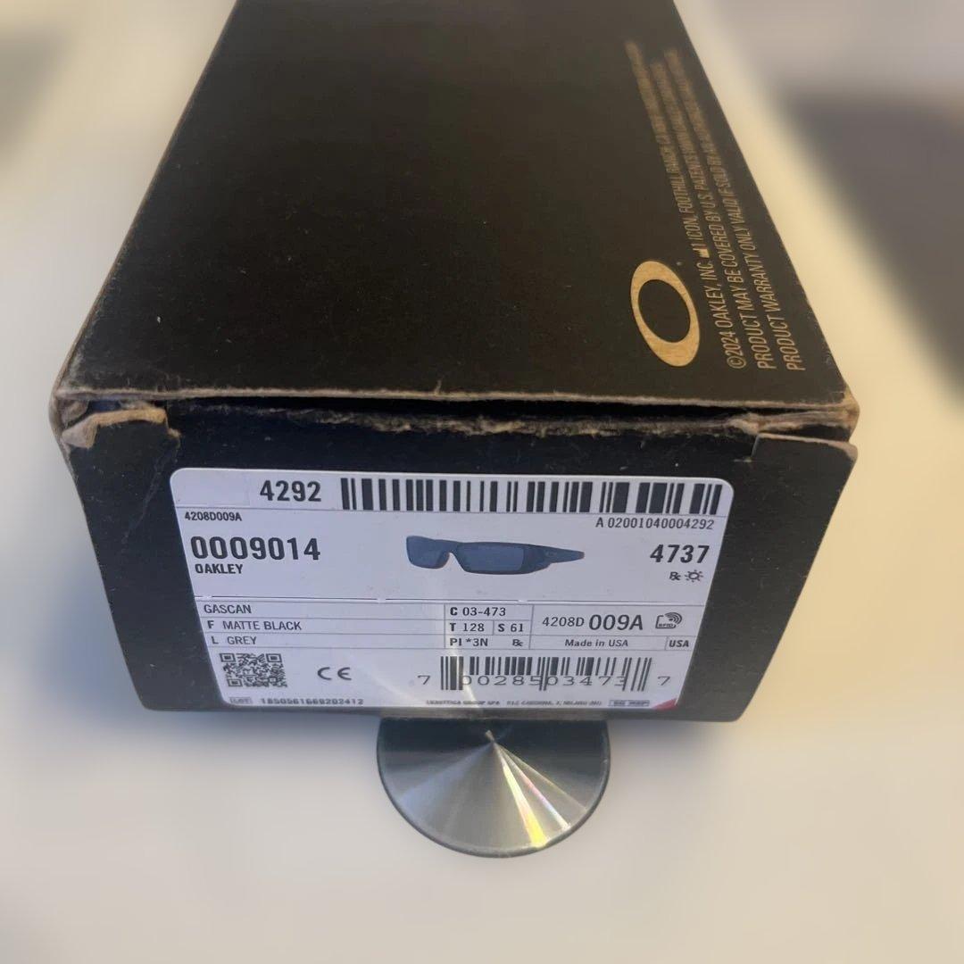 Oakley ブラック スポーツサングラス ガスカン