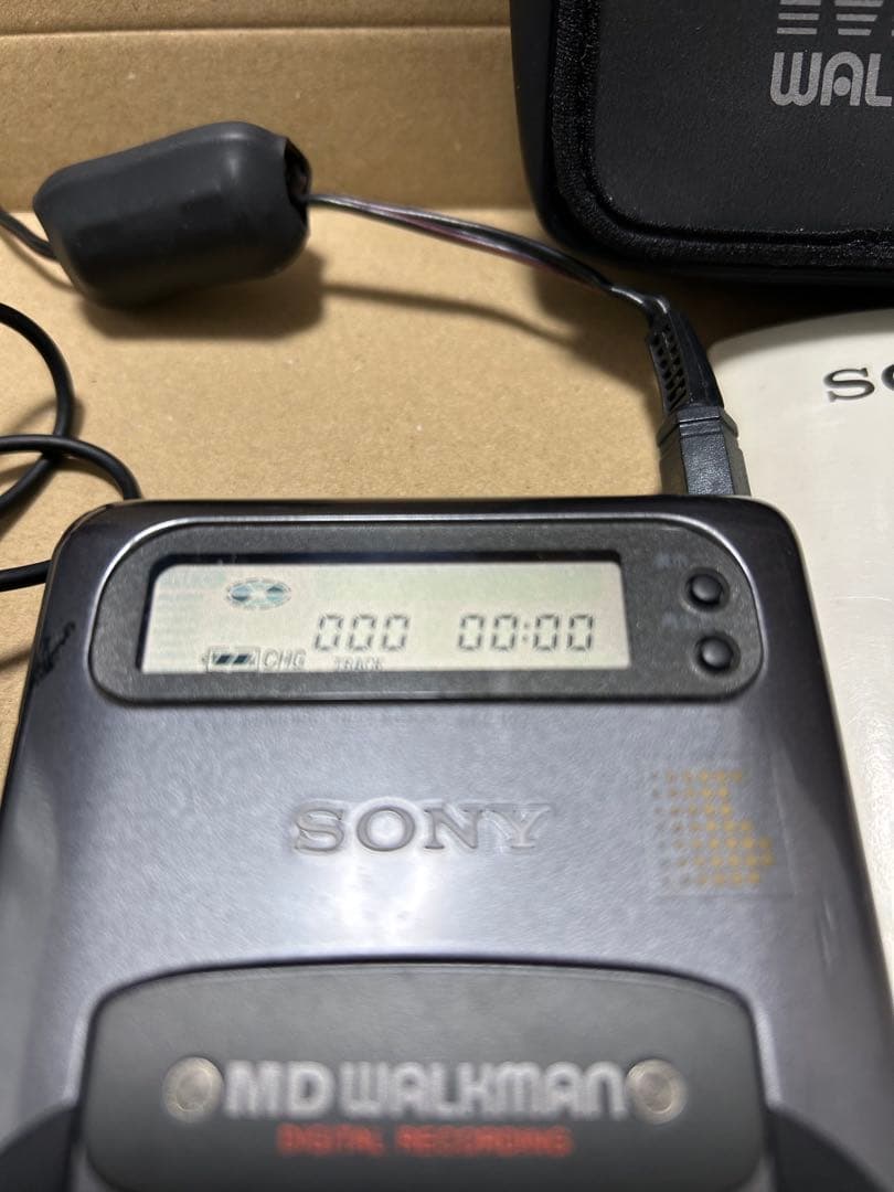 SONY MDウォークマン MZ-R2 通電・液晶表示確認済み