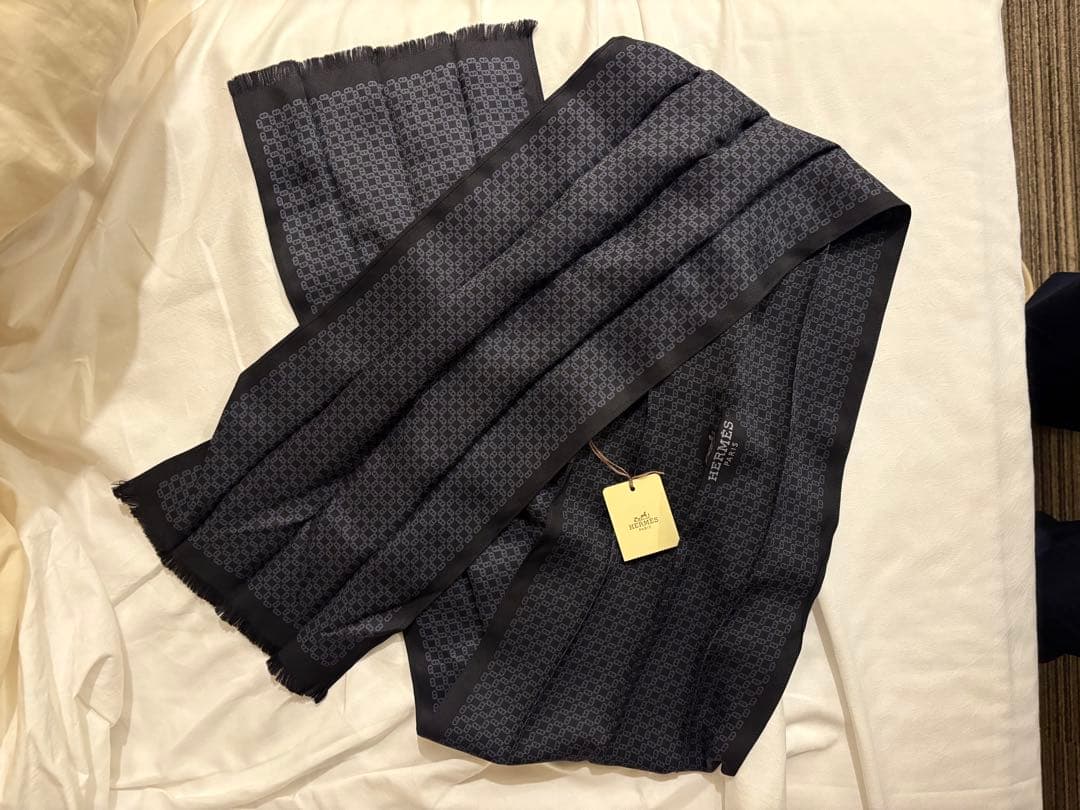 HERMES メンズスカーフ　タグ箱付き