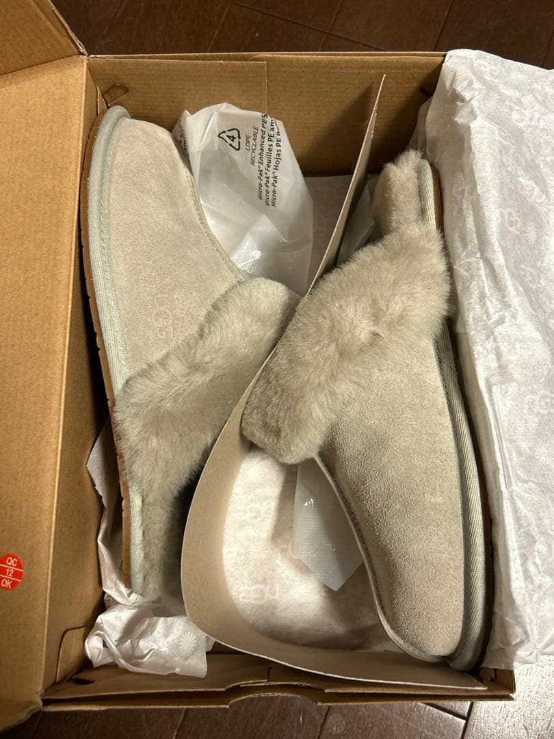 UGG SCUFFETTE II ルームシューズ スリッパ　サンダル　ゴート
