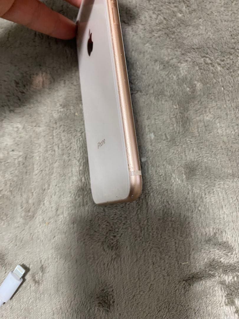 S*）様 iPhone 8 64GB 電池　77% ゴールドピンク