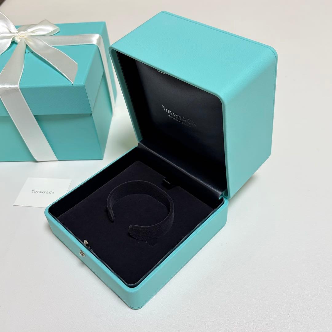 美品　ティファニー　バングルケース　空箱　ブレスレット　腕時計ケース　現行品