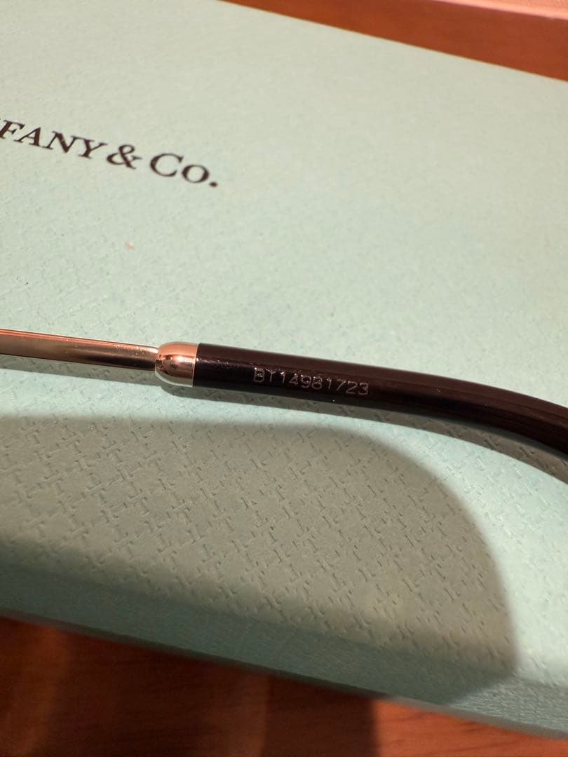 新品　プレゼントに　ティファニー サングラス フルフィット（アジアンフィット）