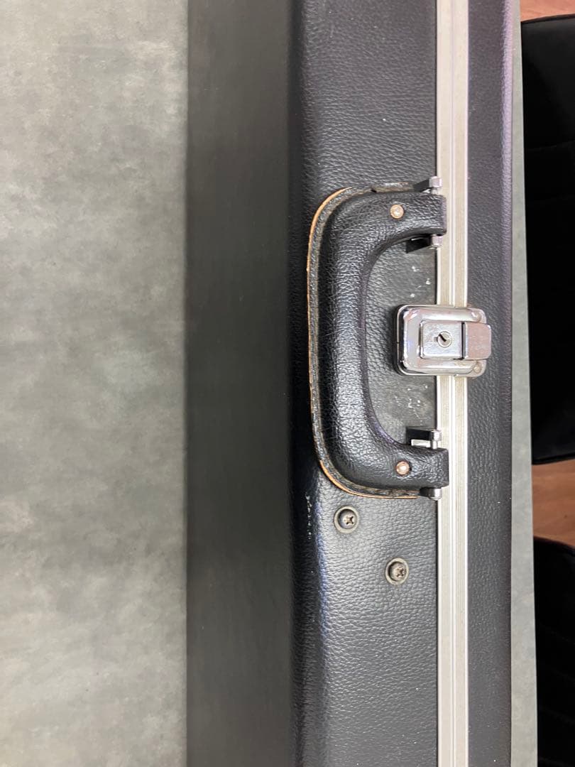 ①三味線 本体 伝統的和柄装飾付き 和楽器 付属品各種 ハードケース付