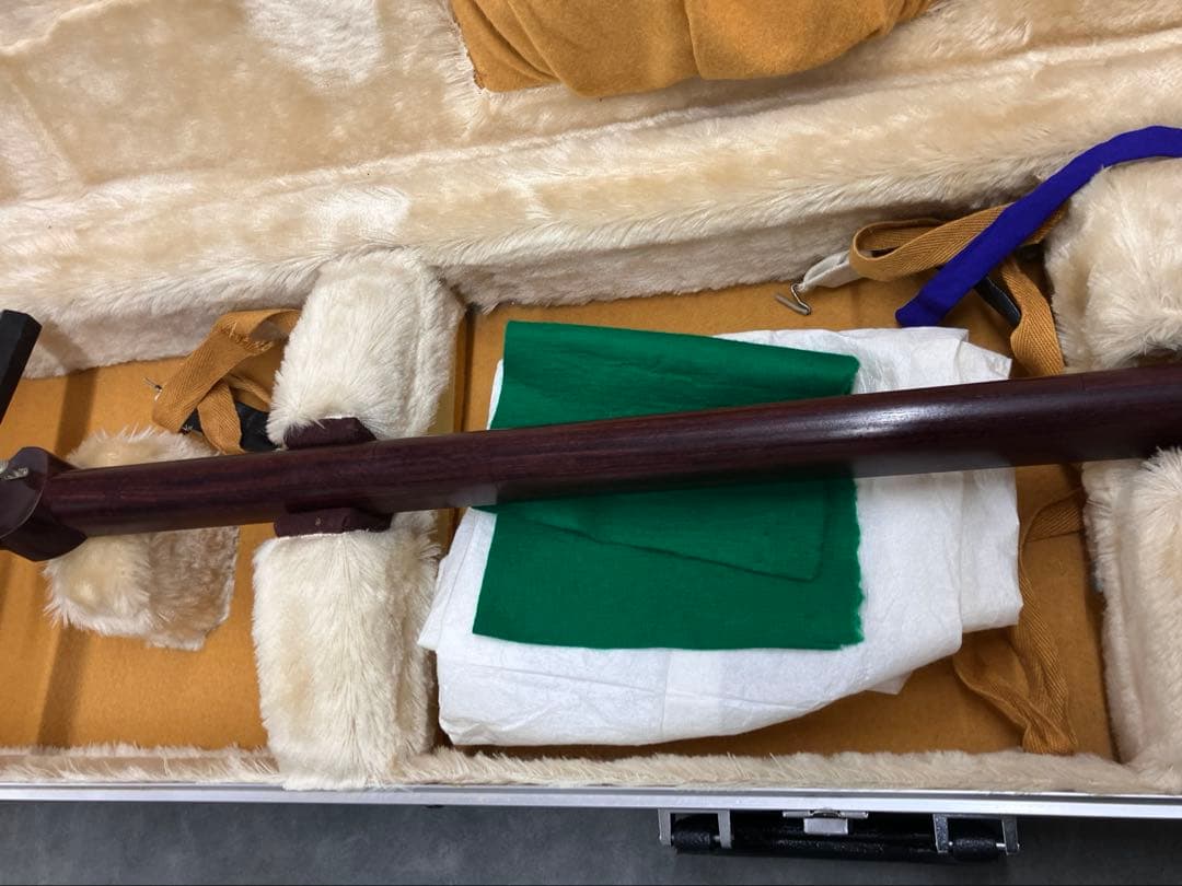 ①三味線 本体 伝統的和柄装飾付き 和楽器 付属品各種 ハードケース付