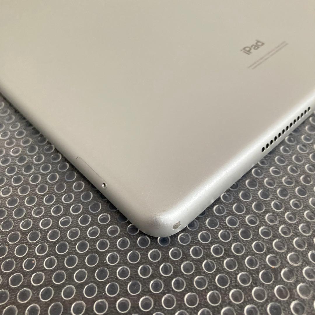 3641【早い者勝ち】電池ほぼ新品☆iPad8第8世代32GB SIMフリー☆
